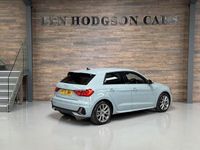 Usado Audi A1 Sportback S-Line 110 HP (80 kW) 2023 Cinzento Citadino