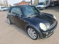 Usado Mini Cooper Cabriolet 115 CV (84 kW) 2005 Negro Descapotable