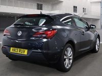 Second-hand Vauxhall Astra GTC SRi 140 CP (102 kW) 2013 Negru Hatchback