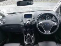 Usado Ford Fiesta Titanium X 125 HP (91 kW) 2016 Vermelho Citadino