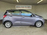 Gebraucht Hyundai i10 Premium 2015 Grau Kleinwagen