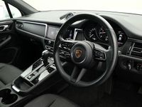 Used Porsche Macan 265 HP (194 kW) 2022 White SUV
