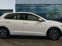 Used VW Polo Life 95 HP (69 kW) 2023 Pure white Hatchback