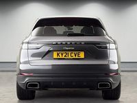 Begagnad Porsche Cayenne 462 HK (339 kW) 2021 Grå SUV
