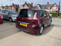 Used Renault Grand Scénic IV Dynamique 2016 Red MPV