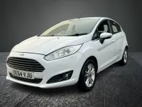 Käytetty Ford Fiesta Zetec 2015 Valkoinen Viistoperä