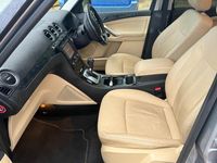 Usado Ford Galaxy Titanium X 163 HP (119 kW) 2014 Prateado Monovolume