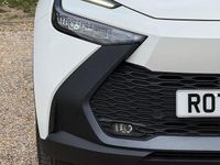 Used Toyota C-HR Design 223 HP (164 kW) 2025 Pure white SUV