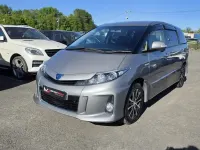 Begagnad Toyota Estima 2026 Beige