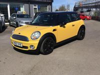 Usado Mini Cooper Hatch 120 CV (88 kW) 2007 Amarillo Utilitario
