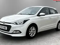 Used Hyundai i20 SE 84 HP (61 kW) 2017 White Hatchback