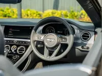 Begagnad Bentley Continental 670 HK (492 kW) 2025 Blå Cab