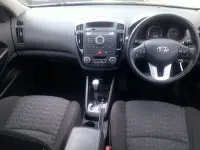 Begagnad Kia Ceed 113 HK (83 kW) 2011 Silver Halvkombi
