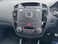 Used Kia Ceed 2011 Red Hatchback