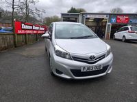 Used Toyota Yaris 99 HP (72 kW) 2013 Silver Hatchback