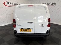 Used Citroën Berlingo 100 HP (73 kW) 2018 White MPV