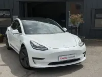 Used Tesla Model 3 Standard Range Plus 239 kW (325 HP) 2020 White Sedan