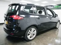 Second-hand Vauxhall Zafira SRi 140 CP (102 kW) 2017 Negru Monovolum