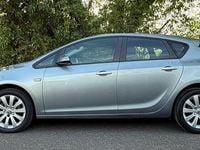 Used Vauxhall Astra Design Edition 136 HP (100 kW) 2014 Silver Hatchback