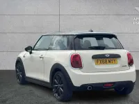 Używany Mini Cooper Classic 134 KM (98 kW) 2018 Biały Hatchback