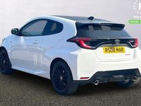 Begagnad Toyota Yaris 272 HK (200 kW) 2021 Vit Halvkombi