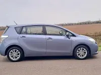 Usado Toyota Verso 126 HP (92 kW) 2010 Azul Monovolume