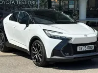 Used Toyota C-HR Premium 197 HP (144 kW) 2025 White SUV