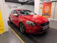 Begagnad Volvo V40 R-Design 115 HK (84 kW) 2015 Röd Halvkombi