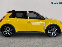 Used Renault R5 Komfort 110 kW (150 HP) 2025 Yellow/black Hatchback
