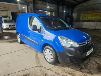Usado Citroën Berlingo 75 HP (55 kW) 2018 Azul Monovolume