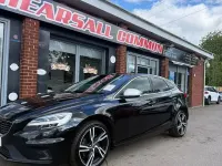Używany Volvo V40 R-Design Pro 122 KM (89 kW) 2018 Czarny Hatchback