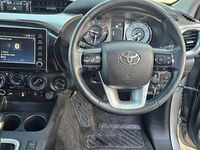 Usado Toyota HiLux 150 HP (110 kW) 2022 Prateado Pickup