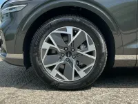 New Genesis GV70 360 kW (490 HP) 2026 Makalu grey SUV