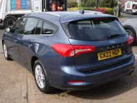 Used Ford Focus Zetec 125 HP (91 kW) 2022 Chrome blue metallic Estate
