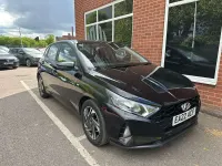 Używany Hyundai i20 SE 100 KM (73 kW) 2022 Czarny Hatchback