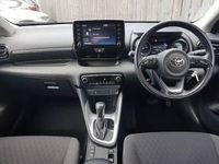 Used Toyota Yaris Hybrid Design 116 HP (85 kW) 2022 Blue Hatchback