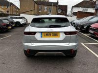 Używany Jaguar E-Pace SE 180 KM (132 kW) 2019 Srebrny SUV