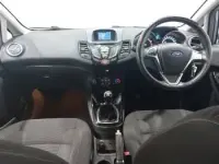 Usado Ford Fiesta Zetec 82 CV (60 kW) 2017 Gris Utilitario