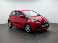 Second-hand Toyota Aygo X-play 68 CP (50 kW) 2017 Roșu Hatchback
