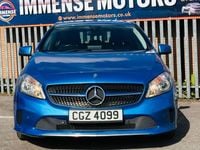 Begagnad Mercedes A180 Executive 2016 Blå Halvkombi