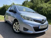 Used Toyota Yaris 99 HP (72 kW) 2012 Blue Hatchback