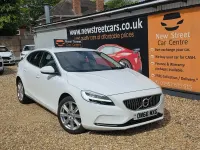 Used Volvo V40 Inscription 122 HP (89 kW) 2017 White Hatchback