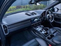Used Porsche Cayenne 334 HP (245 kW) 2019 Blue SUV