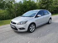 Usado Ford Focus Zetec 99 HP (72 kW) 2009 Prateado Citadino