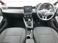 Used Renault Clio Evolution 90 HP (66 kW) 2023 Red Hatchback