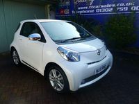 Used Toyota iQ 98 HP (72 kW) 2010 White Hatchback
