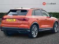 Begagnad Audi Q3 Black Edition 150 HK (110 kW) 2022 Orange SUV