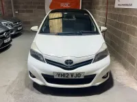 Used Toyota Yaris 99 HP (72 kW) 2012 White Hatchback