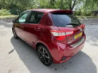 Used Toyota Yaris Design 111 HP (81 kW) 2018 Red Hatchback