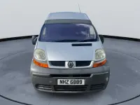 Begagnad Renault Trafic 2006 Silver Minibuss